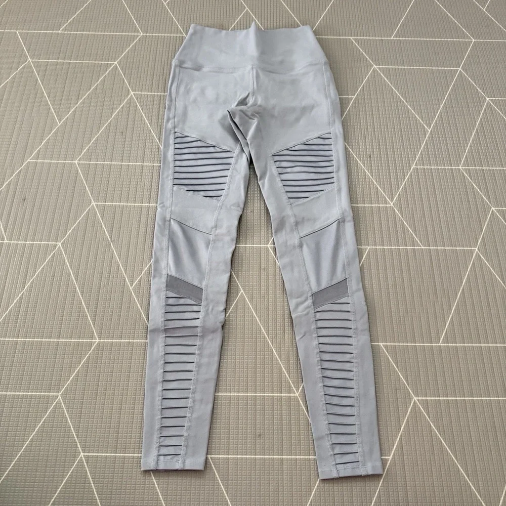 Alo‎ Yoga Light Gray Moto Leggings Size S